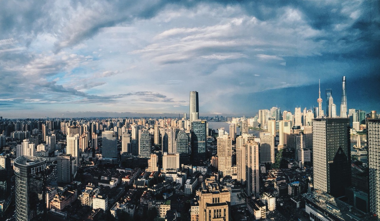 上海城市天际线——指数与行业的分化,藏在这座城市的一天里